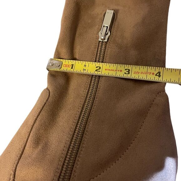 NWOT Comara Over the Knee Pointed Toe Boot
MARC FISHER LTD size 7.5 - Picture 7 of 7